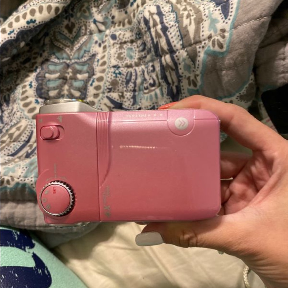 Video camera - Picture 2 of 2